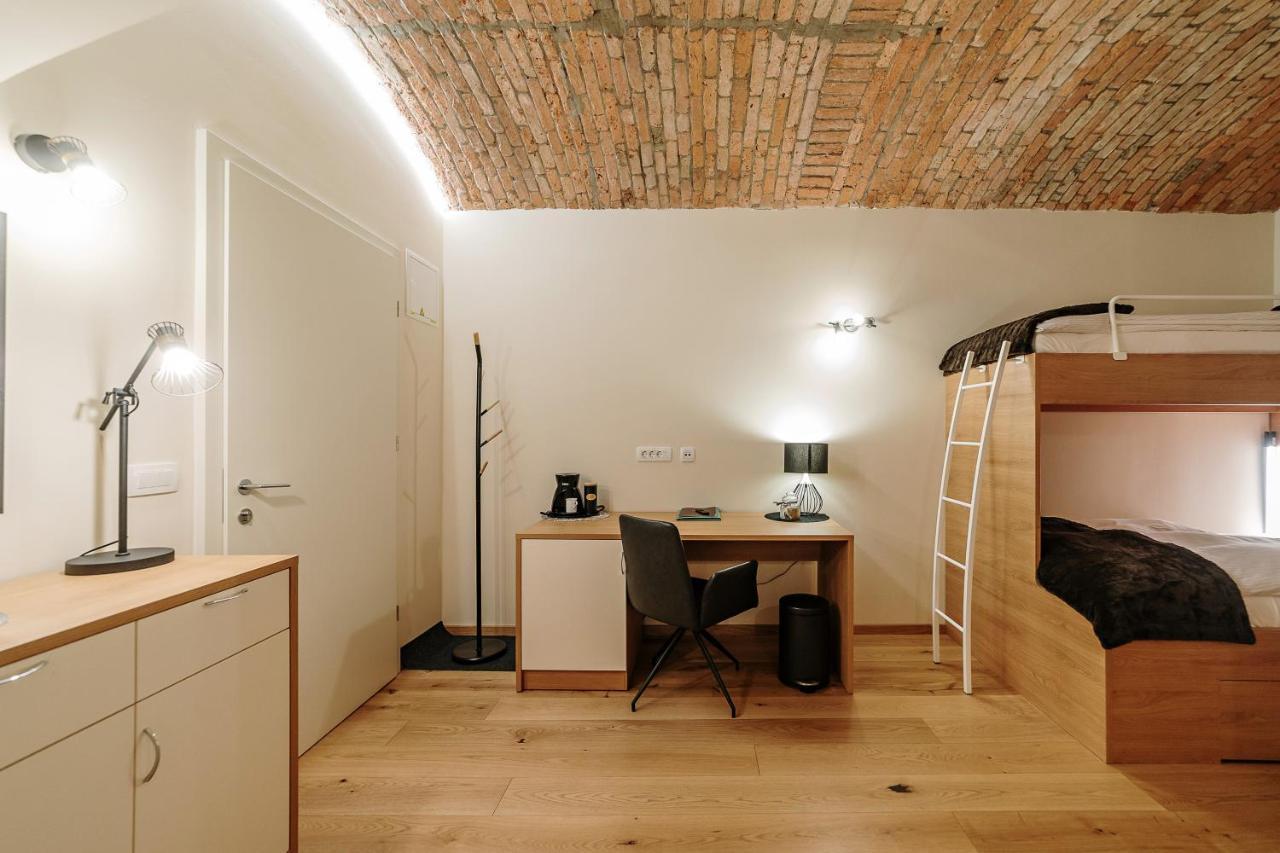 Hotel Operna Klet Lubiana