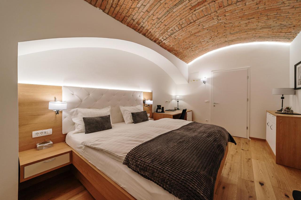 Hotel Operna Klet Lubiana