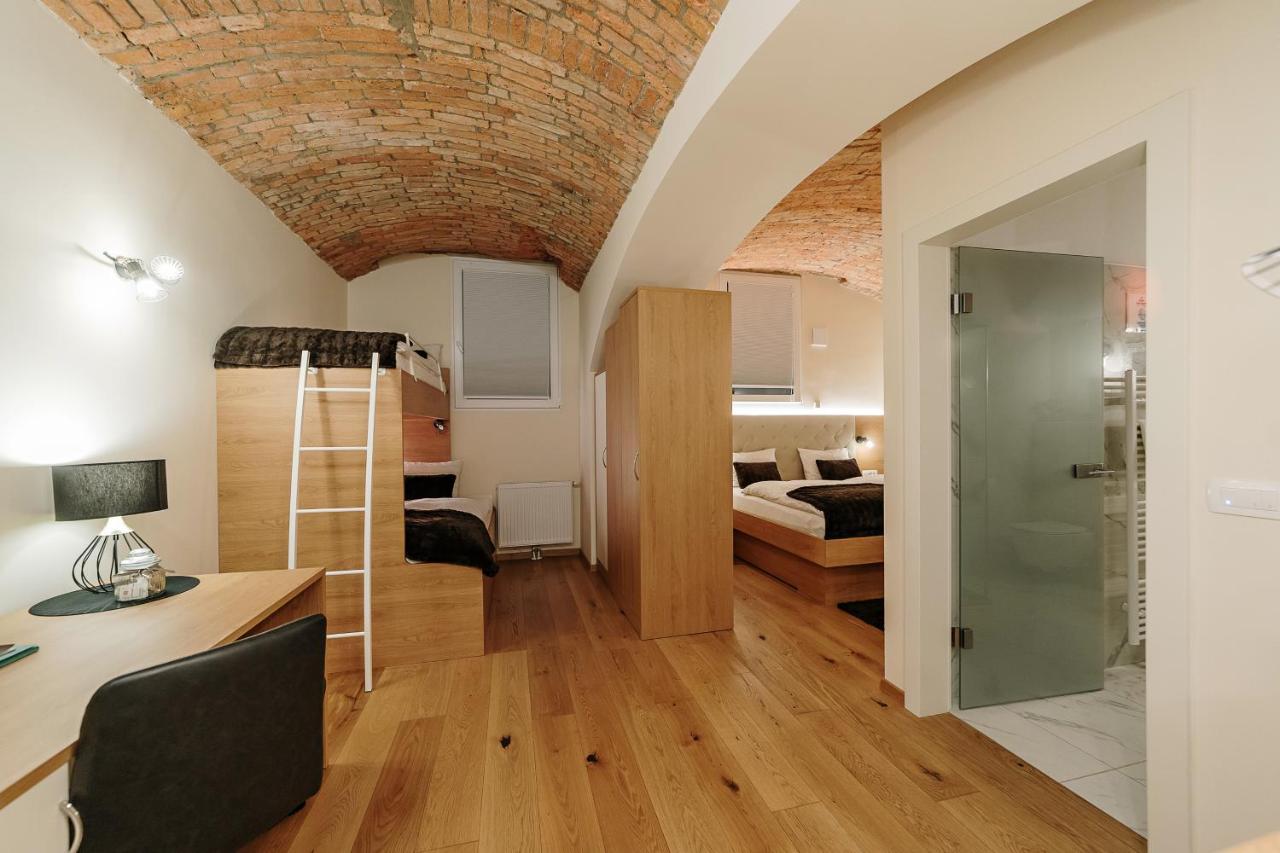 Operna Klet Hotel Lubiana